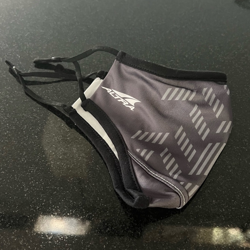 Altra Adjustable Facemask